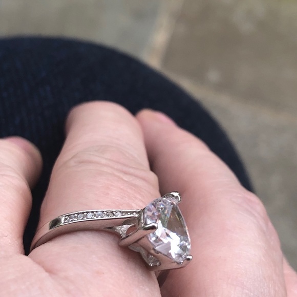 🚨50% off! 4ct 5A 925 Sterling Stunning Heart Ring! GORGEOUS RING! - Picture 16 of 16